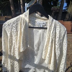 Forever 21 Ivory Lace Women Shrug